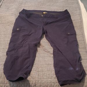Eddie Bauer dri fit Capri cargo pants